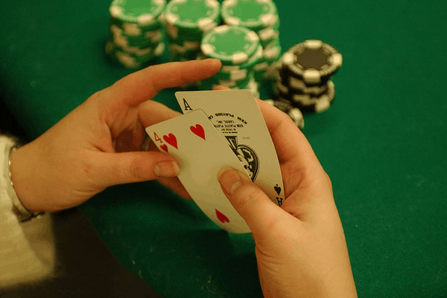 Ý nghĩa của từng vị trí trên bàn Poker - Hình 1