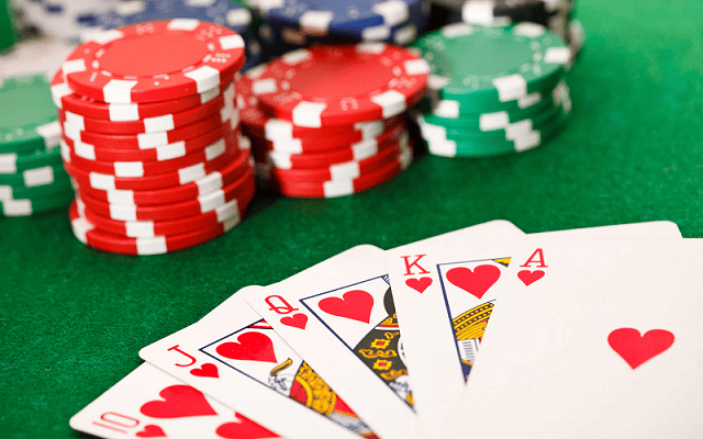 Ba cách làm chủ trò chơi Poker trực tuyến
