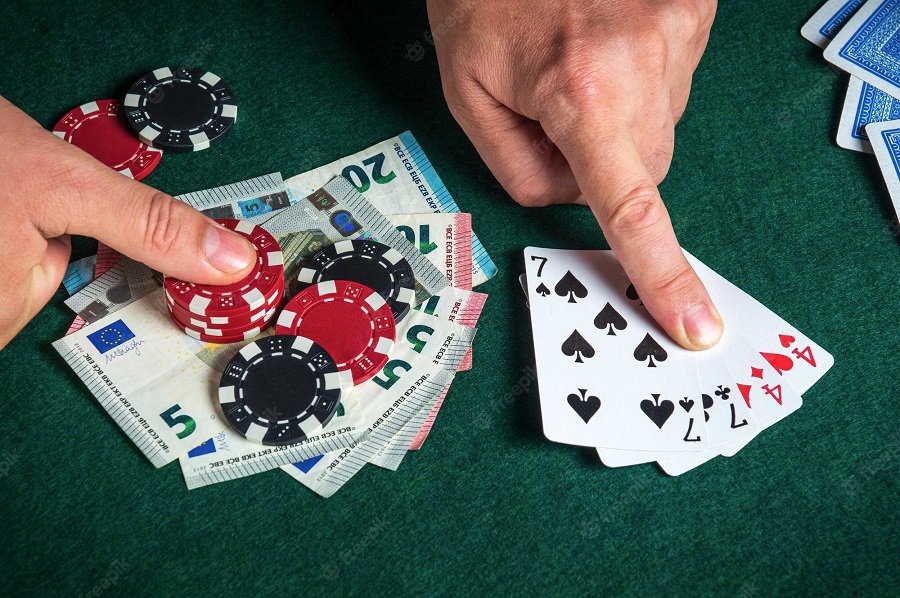 Cách chơi Poker hay khiến đối thủ sợ hãi khi đối đầu