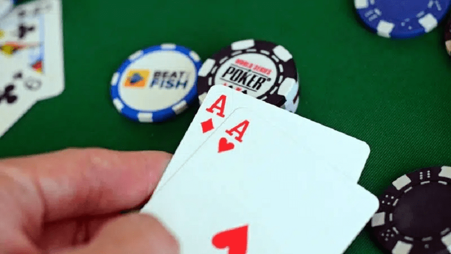 Những kỹ năng, chiến thuật và các lưu ý khi chơi bài Poker cho người mới